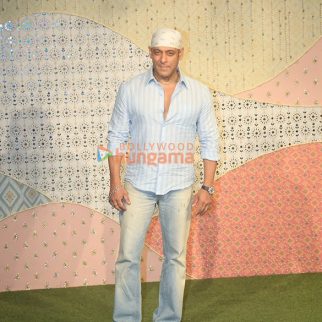 Photos: Salman Khan, Katrina Kaif, Vicky Kaushal and others snapped at Ambani Ganpati celebrations