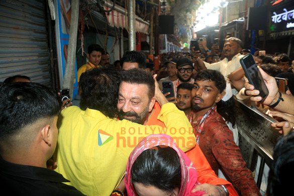 photos sanjay dutt ananya panday chunky panday and others snapped at lalbaugcha raja 10