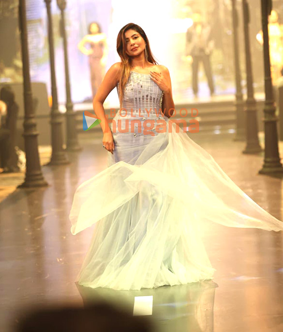 photos sunny leone diana penty and others attend indian fashion glamour league ifgl gala red carpet walk 8