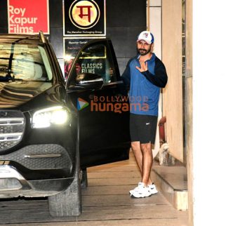 Photos: Varun Dhawan snapped outside a gym in Khar