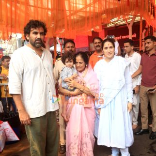 Photos: Zaheer Khan and Sagarika Ghatge snapped at Siddhivinayak Temple in Mumbai