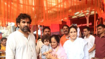 Photos: Zaheer Khan and Sagarika Ghatge snapped at Siddhivinayak Temple in Mumbai