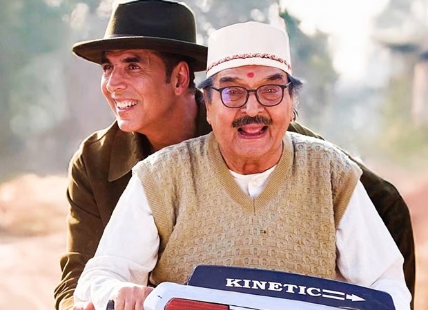Akshay Kumar remembers Asrani after seeing his last shot in Haiwaan: “My good fortune that I got to work with this legend”