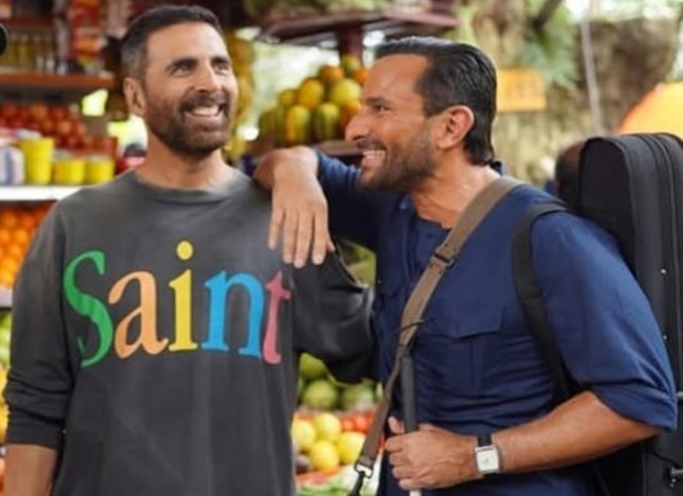 Akshay Kumar ve Saif Ali Khan Haiwaan filmi setinde bir arada