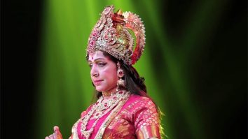Hema Malini performs as goddess Durga in Hyderabad for Navratri; watch