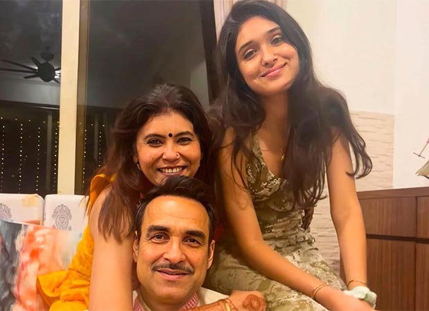 Pankaj Tripathi celebrates Durgashtami and Dussehra in Kolkata with family: “The city has always held a very special place in my heart” 
