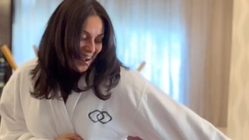 Bipasha Basu busy having fun with her little daughter