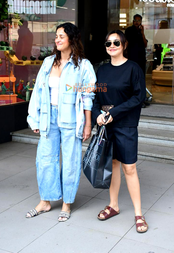 neha sharma and aisha sharma 1