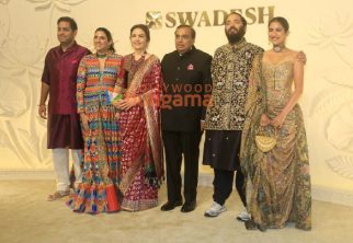 Photos: Aamir Khan, Gauri Spratt, Nita Ambani, Gauri Khan and others snapped at the red carpet of Swadeshi Devi Shakti tribute to heritage and devotion