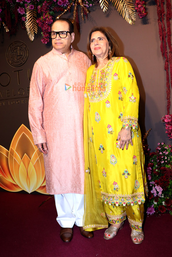 photos ajay devgn jeetendra manoj bajpayee and other celebrities attend anand pandits diwali party 24