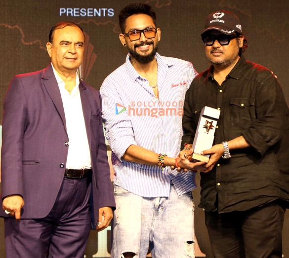 photos deepak tijori hiten tejwani and bhumi trivedi snapped honouring dr khoja at gujarati bright award 13