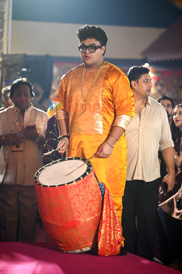 photos kajol bipasha basu mouni roy tanishaa mukerji and others snapped at 80th north bombay sarbojanin durga puja 22