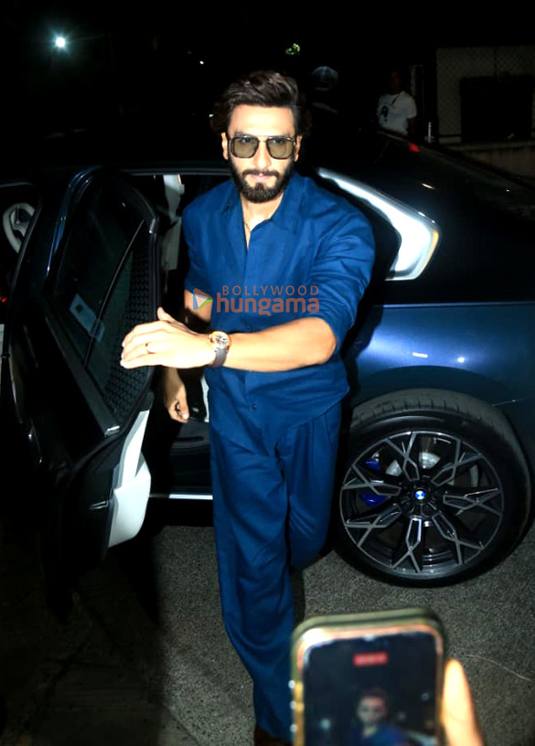 photos ranveer singh snapped outside a dubbing studio in bandra 3
