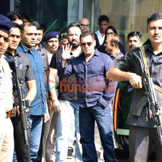 Photos: Salman Khan spotted at Kalini airport