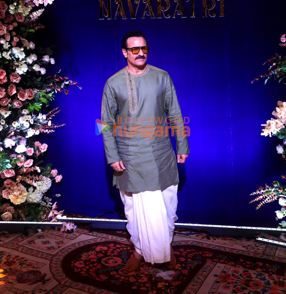 photos sara ali khan saif ali khan bobby deol malaika arora and others snapped at kalyan jewellers navratri celebrations 14