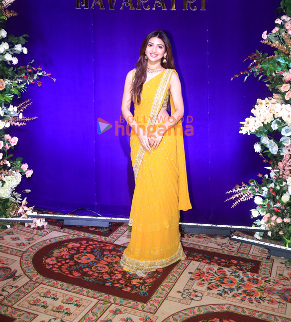 photos sara ali khan saif ali khan bobby deol malaika arora and others snapped at kalyan jewellers navratri celebrations 7