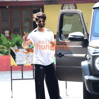 Photos: Shahid Kapoor snapped outside a gym in Bandra